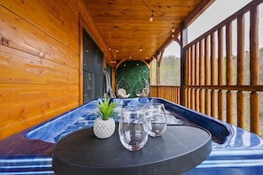 Tina de hidromasaje al aire libre