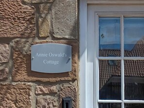 Exterior detail - Annie Oswalds Cottage (Adderstone)