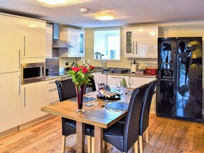 Dishwasher, high chair - Annie Oswalds Cottage (Adderstone)