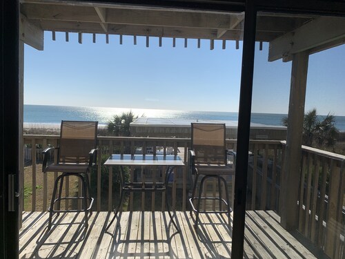 “A Swell Life” 3 Bed/3 Bath, Oceanfront Condo, Unit 1105 Queens Court