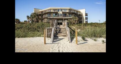 “A Swell Life” 3 Bed/3 Bath, Oceanfront Condo, Unit 1105 Queens Court