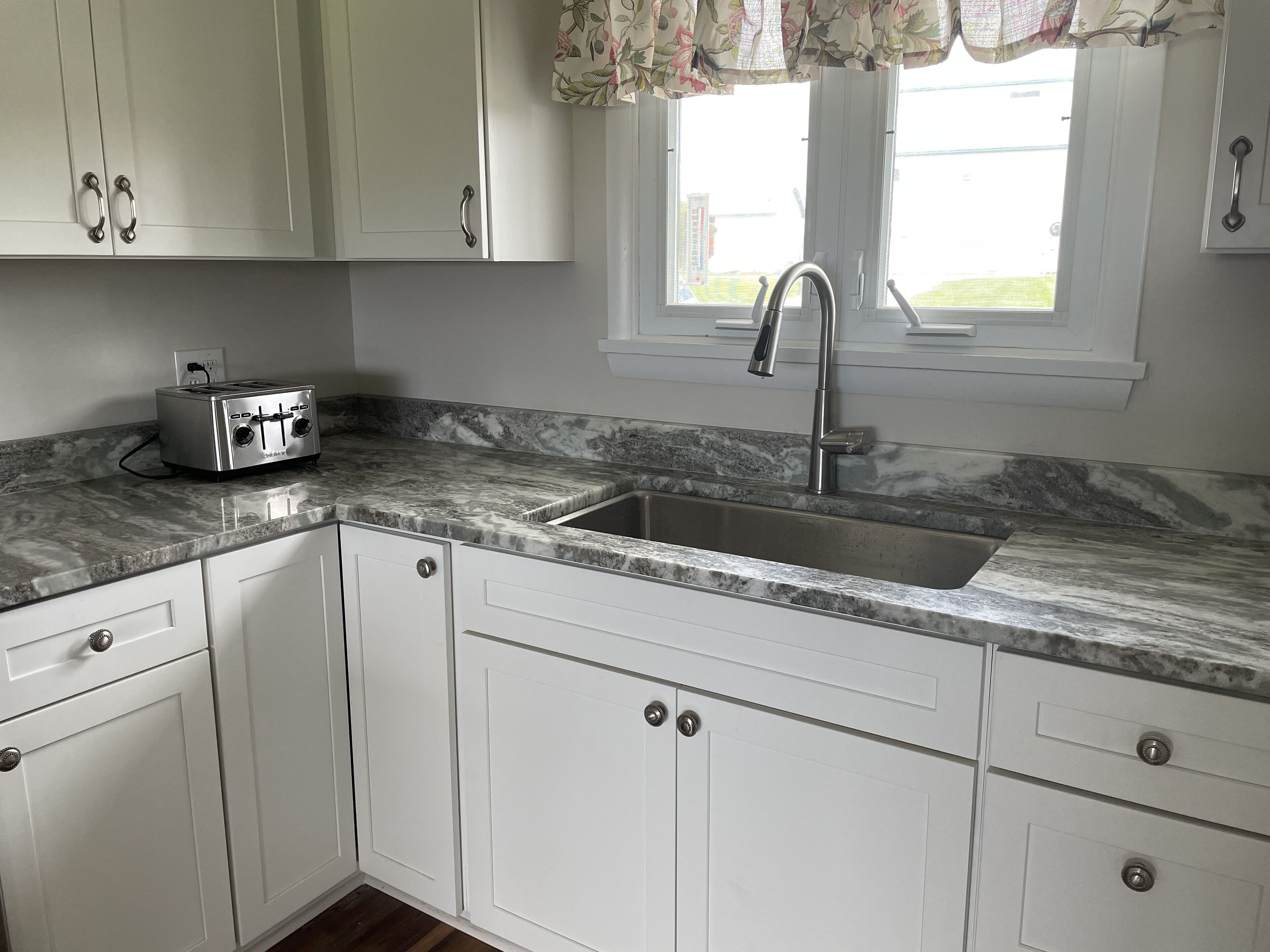 Newly Renovated Farmhouse Finger Lakes