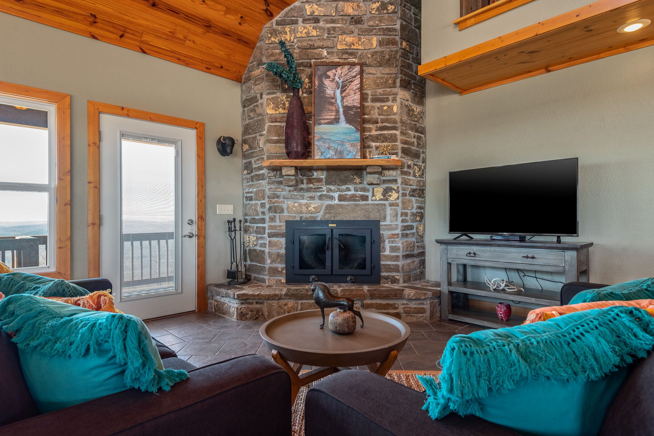 Winston's View!! Wheelchair Accessible Cabin! Private  15 acres!