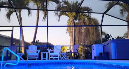 Pool heated-hot tub-boat lift, sleeps 9 Yacht Club, direct gulf/river access
