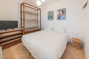 1 chambre, fer et planche à repasser, lit parapluie, Wi-Fi