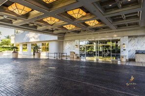 Property grounds - Amalz # 1, MGM Signature 1 Bedroom 2 Bathroom Balcony Suites ! (Las Vegas)