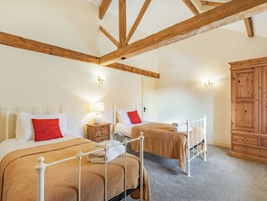 3 bedrooms, free WiFi, bed sheets