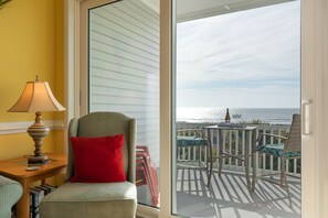 Interior - Seacoast 2 - Folly Happy - Ocean Views - 2 Blocks from Center Street (Folly Beach)