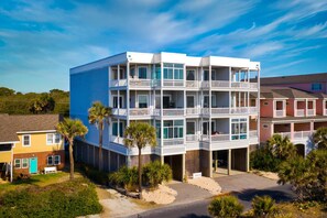 Exterior - Seacoast 2 - Folly Happy - Ocean Views - 2 Blocks from Center Street (Folly Beach)