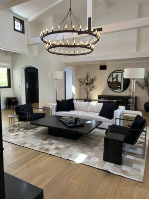 Interior - Beautiful Santa Barbara Home (Santa Barbara)