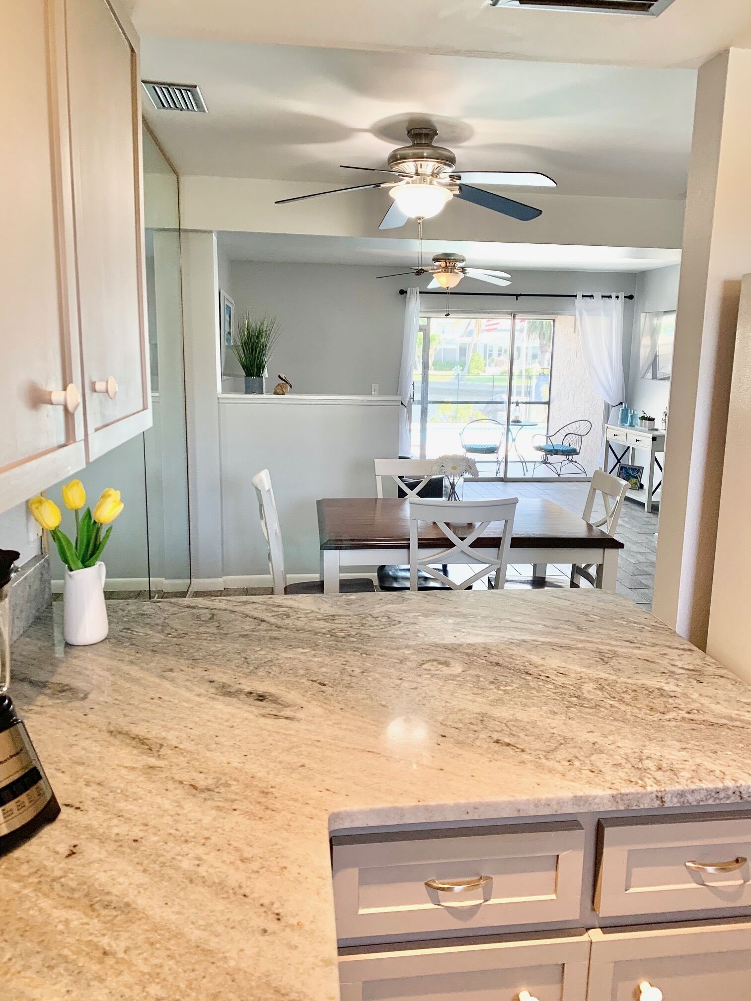 Welcome To " Sweet Retreat " With Boat Dock, Pool, 1 1/2 Mile To Downtown, NICE!