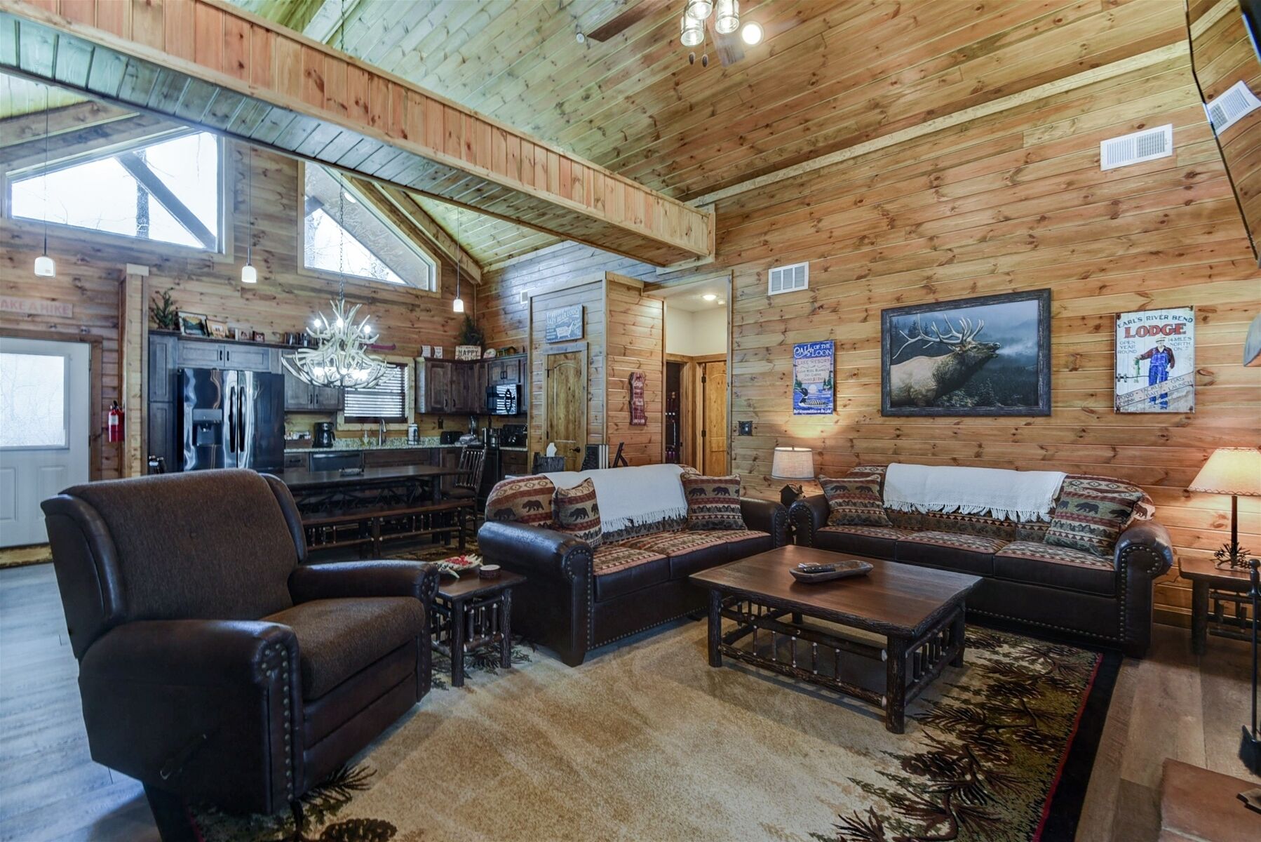 Pineridge Lodge - Premium Cabin