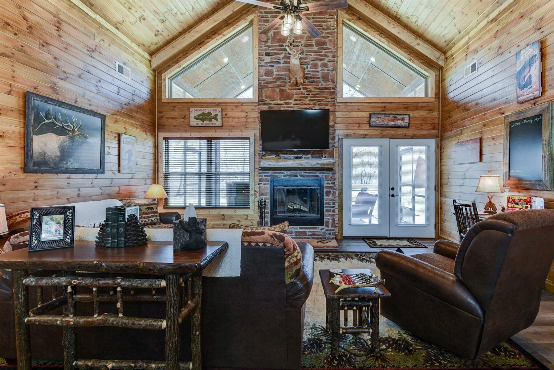 Pineridge Lodge - Premium Cabin