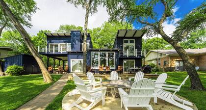 Cedar Creek Lake: Retro Lake House on Cove w/ Party Deck & Full Water View!