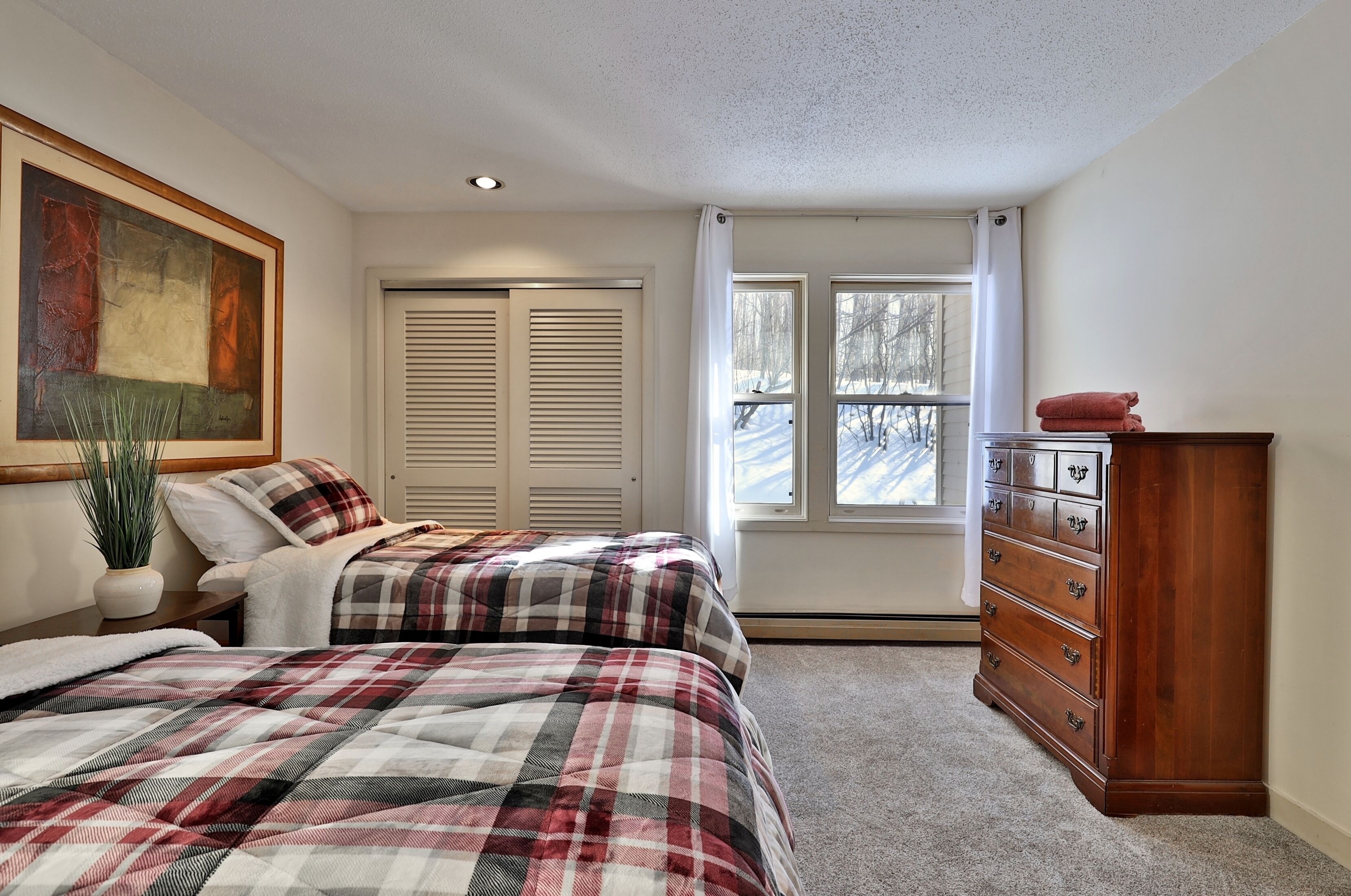 Skiers! Fox Hollow 2BR/2BA Condo. Across from Pico, Minutes to Killington