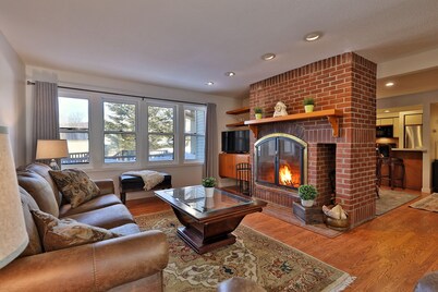 Skiers! Fox Hollow 2BR/2BA Condo. Across from Pico, Minutes to Killington