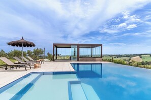 Indoor pool, outdoor pool - Casale Mignola – A Private Luxury Retreat in the Heart of Italy’s “New Tuscany” (Cingoli)