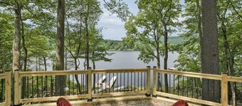 Large (3500 sf), lakefront retreat. Close to skiing and hiking.