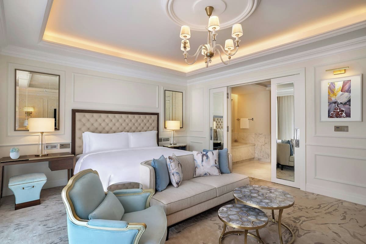 Premium bedding, down duvets, minibar, in-room safe
