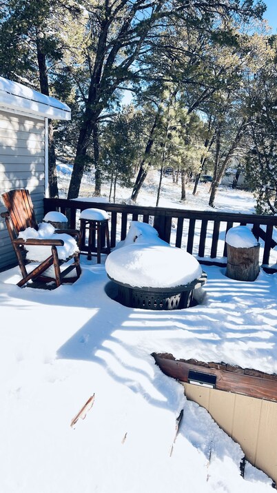 Nice and Cozy cabin, 3 bedroom and 2 bathroom.