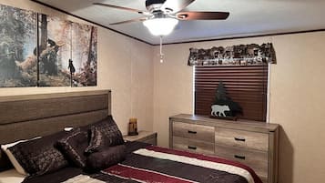 3 habitaciones, tabla de planchar con plancha, wifi y ropa de cama