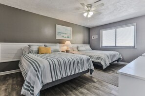 1 bedroom, desk, iron/ironing board, WiFi - Ocean View Beach Condo #302 (New Smyrna Beach)