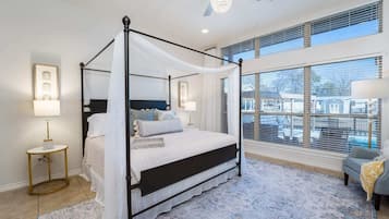 3 Schlafzimmer, Schreibtisch, Bügeleisen/Bügelbrett, Reisekinderbett