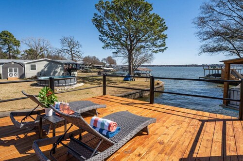 Lakefront Bliss, Spa, Game Room, Boat & Jet Ski