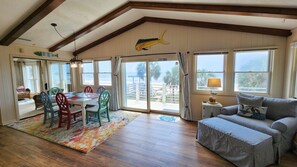 Smart TV, DVD player