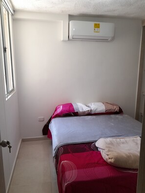 1 Schlafzimmer, Schreibtisch, Bügeleisen/Bügelbrett, kostenloses WLAN