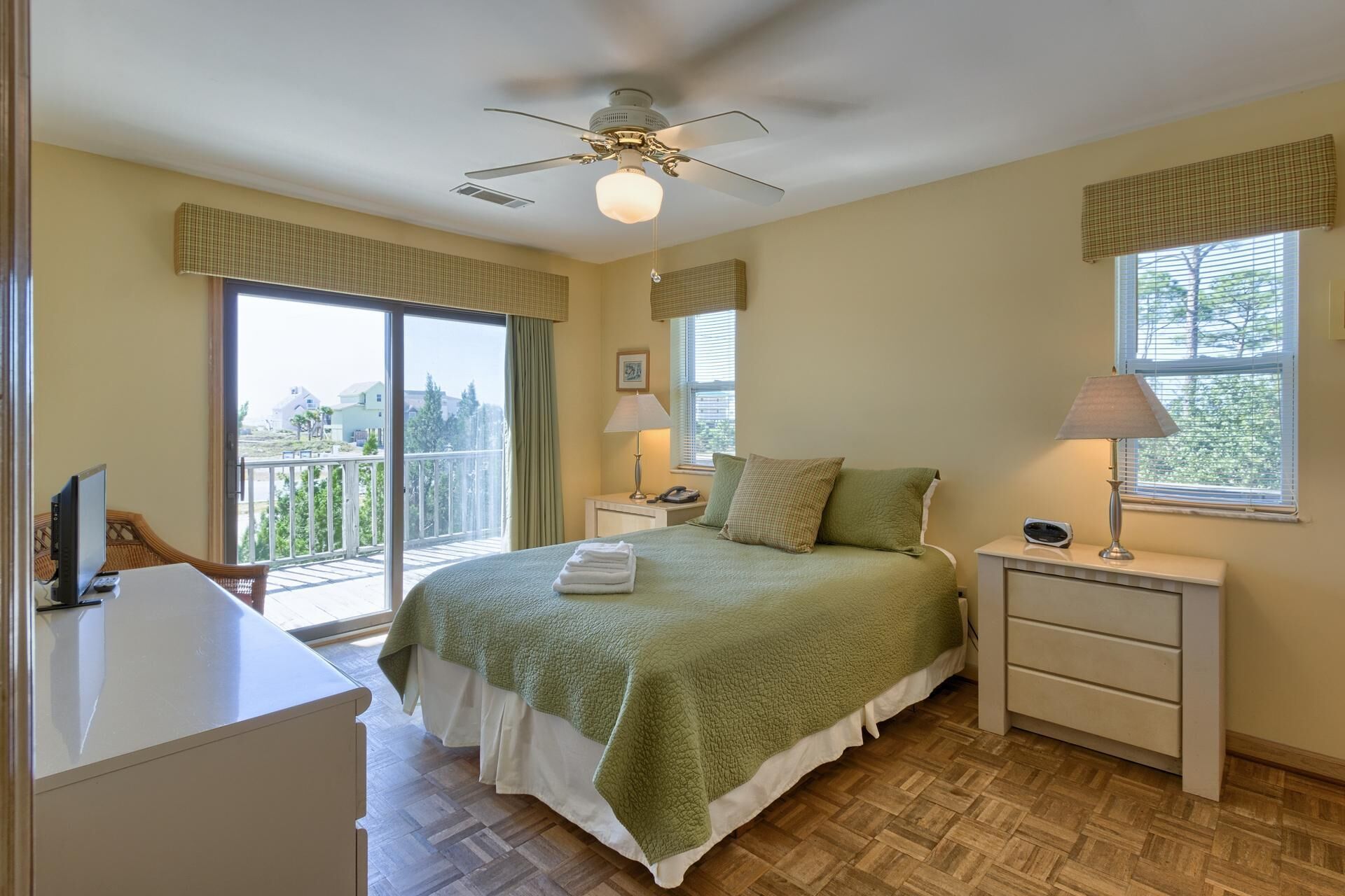 Eire: 3  BR, 2  BA House in St. George Island, Sleeps 6