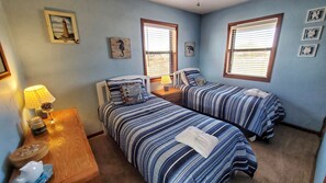 4 bedrooms, iron/ironing board, free WiFi, bed sheets