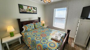 3 bedrooms, iron/ironing board, free WiFi, bed sheets - Direct beach access with PRIVATE POOL! (St. George Island)