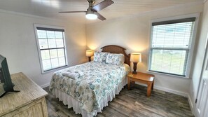 3 bedrooms, iron/ironing board, free WiFi, bed sheets