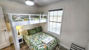 3 bedrooms, iron/ironing board, free WiFi, bed sheets