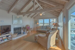 Smart TV, books, stereo