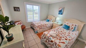 8 chambres, matelas mémoire de forme, fer et planche à repasser