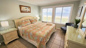 8 chambres, matelas mémoire de forme, fer et planche à repasser