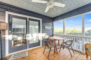 Outdoor dining - Easy Beach Access - 2 FREE BIKE RENTALS INCLUDED WITH YOUR STAY! (St. George Island)