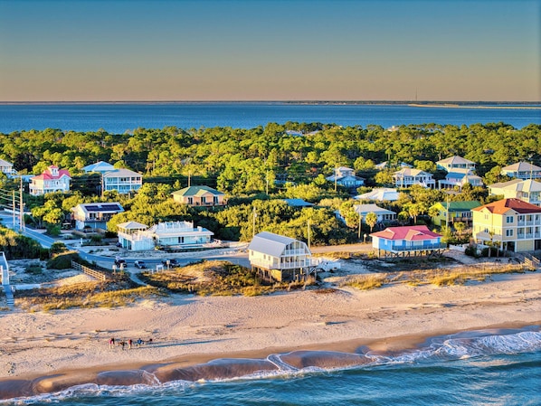 Beach nearby - Easy Beach Access - 2 FREE BIKE RENTALS INCLUDED WITH YOUR STAY! (St. George Island)