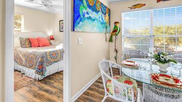 3 chambres, fer et planche à repasser, Wi-Fi gratuit, draps fournis