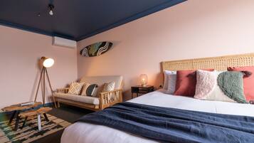 Suite | Free WiFi, bed sheets