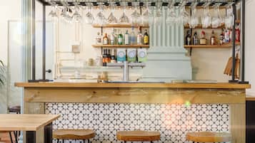 Snack bar