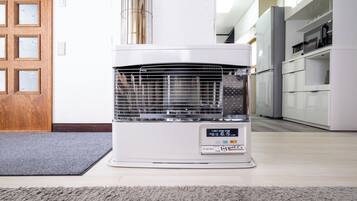 Condo Confort | Instalaciones de cocina compartida | Tetera eléctrica, tostadora y utensilios de cocina