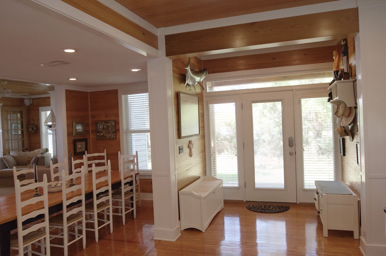 Romantic Large and/or Guest house located on 3 miles of exclusive beachfront. 