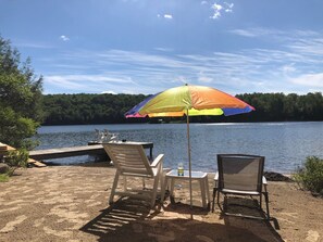 Terrace/patio - Cozy Waterfront Cottage near Huntsville, Algonquin park (Kearney)