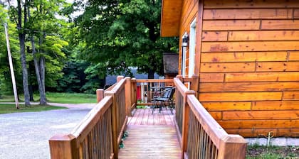 2 bedroom cottage 2.5 miles from Munising, MI and the Pictured Rocks Cruises.