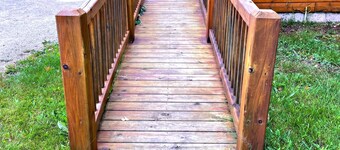 2 bedroom cottage 2.5 miles from Munising, MI and the Pictured Rocks Cruises.