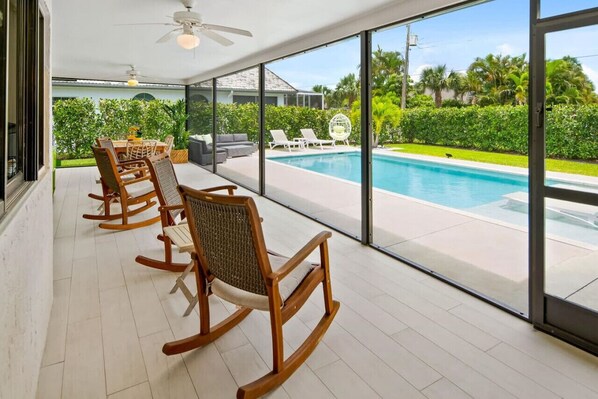 حمّام سباحة مُدفَّأ