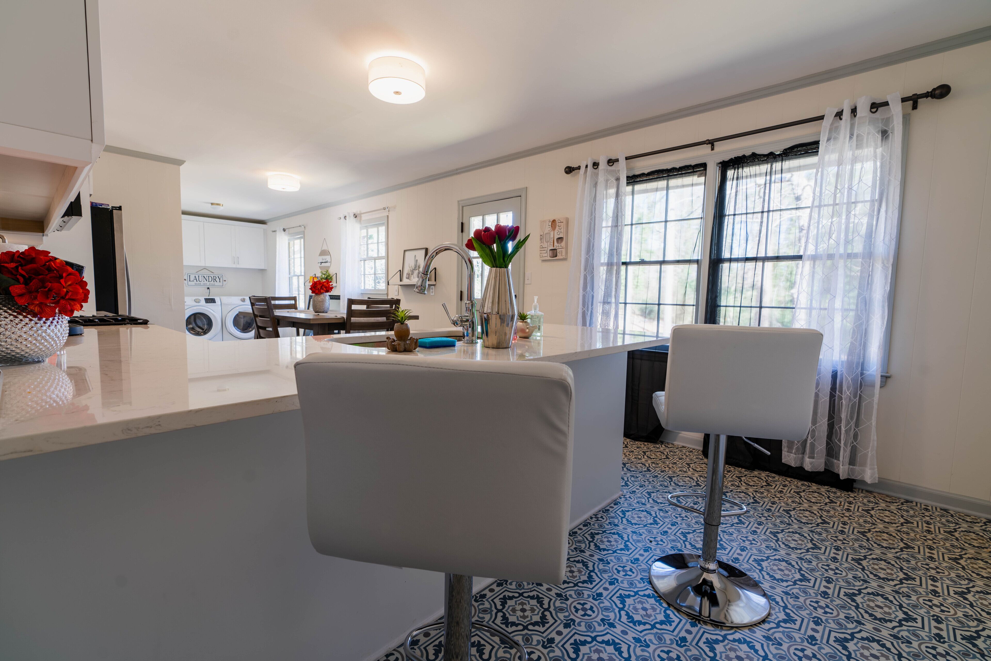 Spacious 3BR - Near AIRPT & 15m to DT ATL - Pet-Friendly w/fenced-in BKYD.